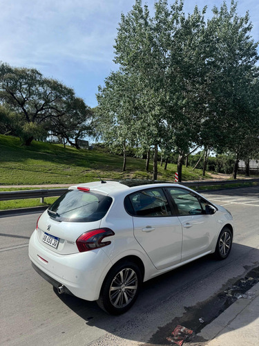 Peugeot 208 1.6 Allure