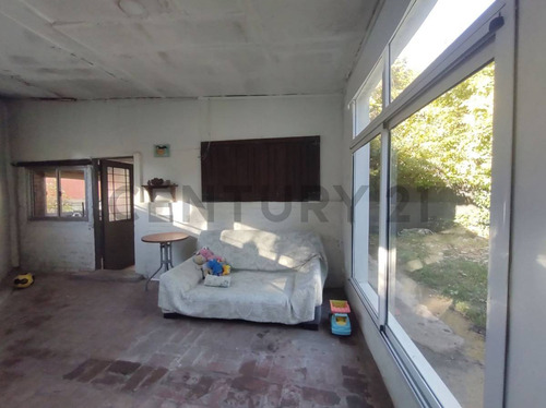 Venta De Casa 2 Ambientes En Punta Lara, Ensenada.
