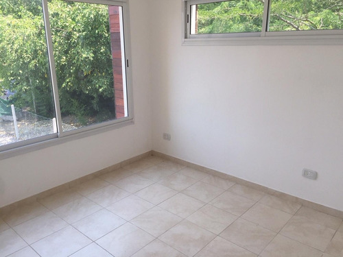 Imagen 18 de 27 de En Venta. Triplex Con Patio Y Cochera. San Miguel