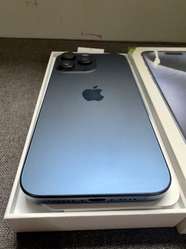 Celular Apple iPhone 15 Pro Max (256 Gb) - Titanio Negro Desbloqueado (g Negro (usado) (Usado)