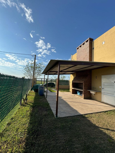 Venta | Casa 2 Dorm. Pileta | Funes City