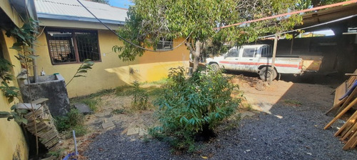 Vende Casa En Sector Marconi, 3 Dormitorios, 2 Baños