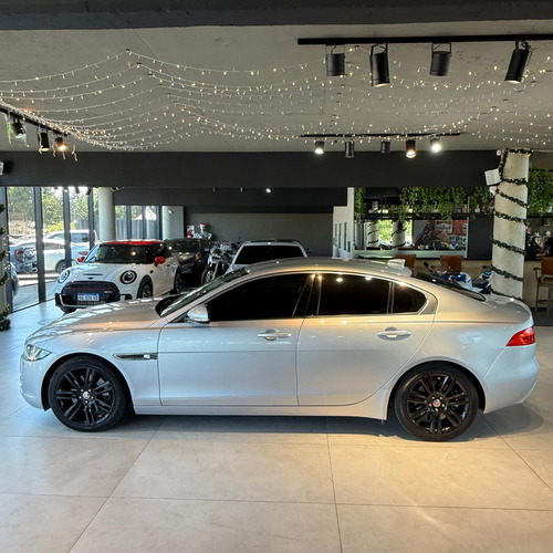 Jaguar XE 2.0 Se 240cv