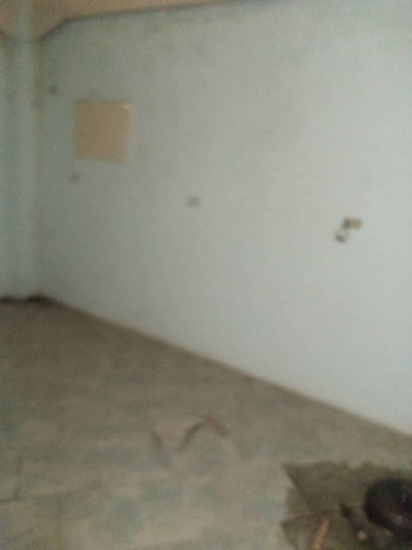 Imagen 5 de 8 de Galpon En Venta, Barrio Sucre, Barcelona