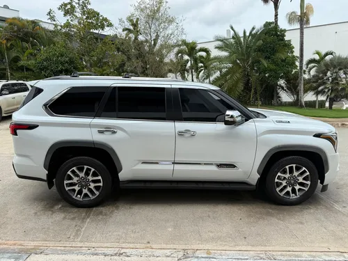 Toyota Sequoia 3.5 V6 1974 Edition 4X4
