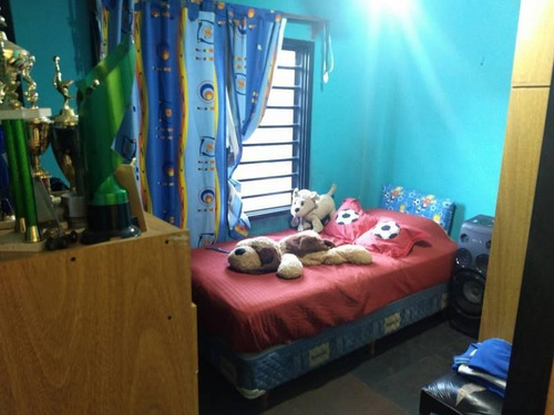 Imagen 10 de 24 de Amplia Propiedad Con Casa , Departamento Y Quincho.