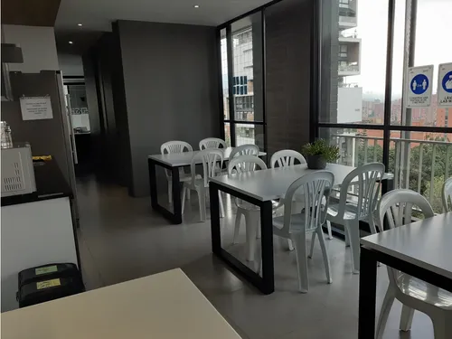 Todo Un Piso Moderno Para Oficinas En El Poblado