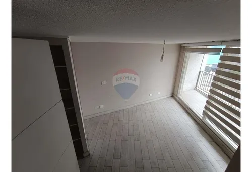 Dos Estacionamientos/ Metro Plaza Egaña/ Disponible