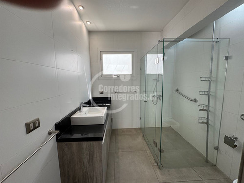 Casa En Venta De 7 Dorm. En Las Condes
