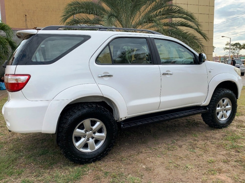 Imagen 6 de 18 de Toyota Fortuner 4x4