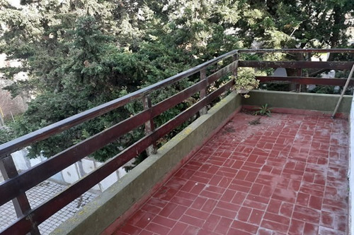 Imagen 5 de 12 de Zona Centro 2 Ambientes 2º Piso Por Escalera