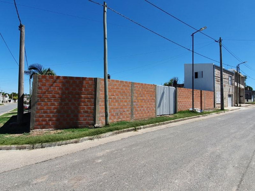 Imagen 3 de 23 de Dorrego Y Copello, Casa En Esquina A Terminar. Gran Ubicación Y Terreno