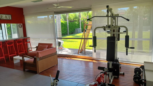 Casa En Venta - 5 Dormitorios 4 Baños - Hudson