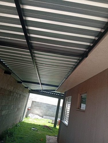 Cobertura Metálica Em Zinco Para Áreas E Garagem