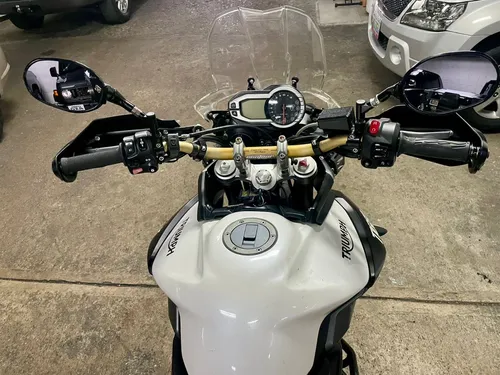 Triumph Tiger 800 Xcx