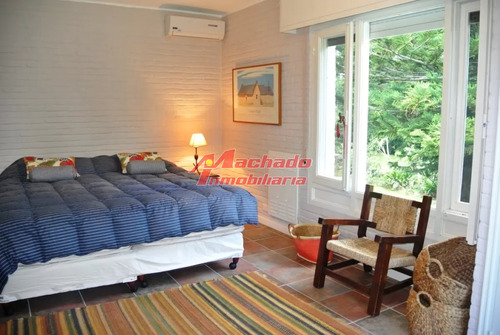 Casa En Venta De 5 Dormitorios A Metros Del Mar