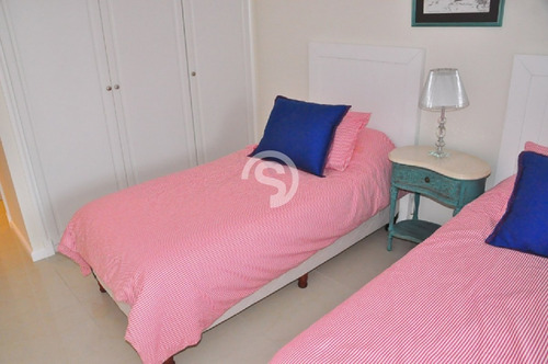 Apartamento En Alquiler - Brava- Ref: 2718