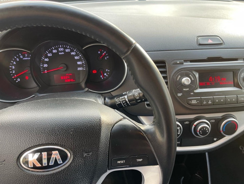 Imagem 5 de 10 de Kia Picanto 2016