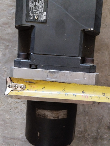 Ac Servo Motor 1.7kw Com Redutor Planetário 1/10 Com Freio (Usado)