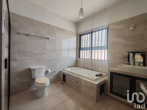 Venta Casa 5 Ambientes Ricardo Flores Magón