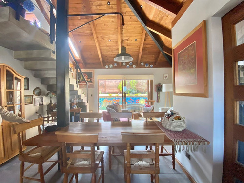 Dos Casas, Una Grande Familiar Y Otra Ideal Para Los Abuelos