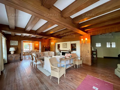 Excelente Casa De Cinco Dormitorios En Venta - Golf Punta Del Este