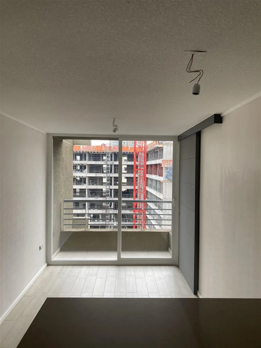 Imagen 2 de 17 de Arriendo Departamento 1d 1b Con Estac. Prat 655. Santiago.
