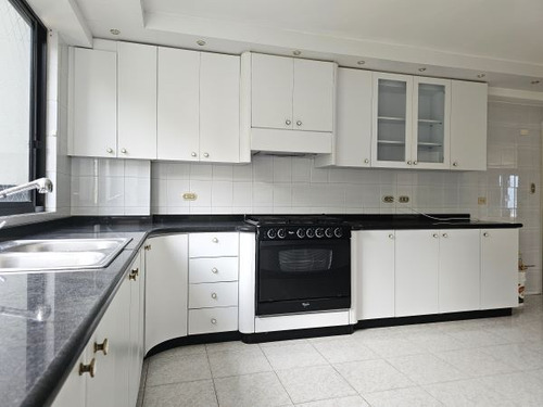 Amplio Apartamento En Los Naranjos Del Cafetal
