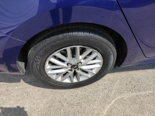 Imagen 7 de 13 de Kia Rio Sedan Lx 1.6l L4 121hp Mt 2018