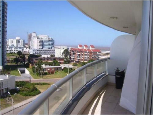 Venta De Apartamento 3 Dormitorios A Pasos Del Mar-ref:194
