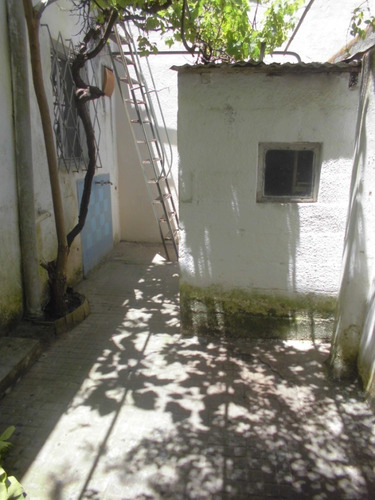 Imagen 5 de 5 de Diri Palleja Y Entre Rios - Casa En Ph Pb Al Frente C/patio