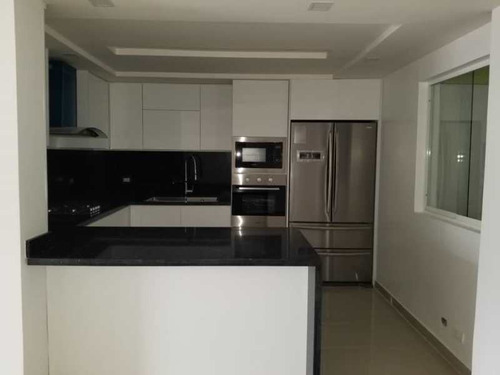 Imagen 5 de 20 de Se Vende Townhouse En El Conj. Res. Brisas Del Valle. Cod: Foth-226
