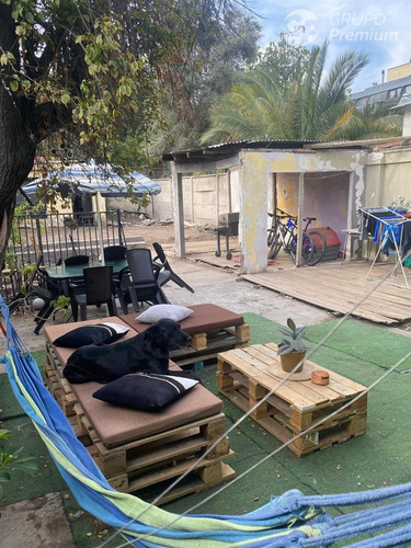 Casa En Venta De 8 Dorm. En San Miguel