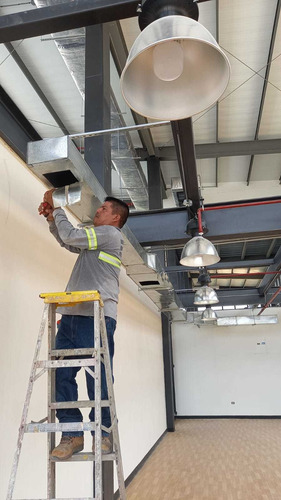 Imagen 4 de 10 de Instalaciones De Ductos Y Aires Acondicionados