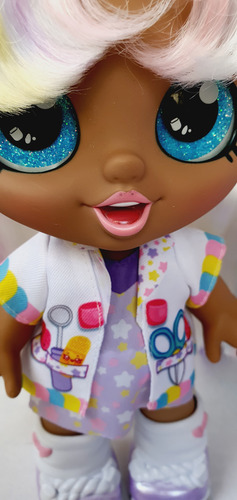 Kindi Kids Muñeca Marsha Mello Doctora (Usado)