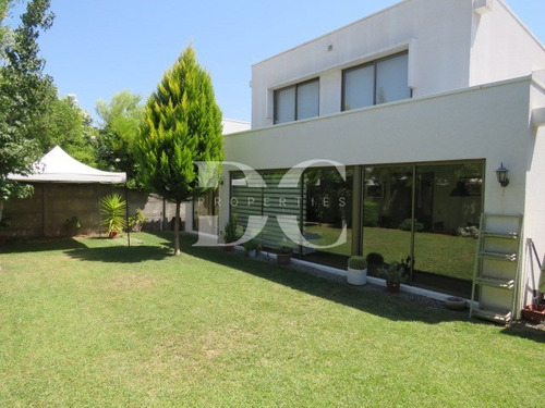 Casa En Venta De 3 Dorm. En Colina Chicureo Chamisero