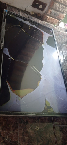 Imagen 2 de 8 de Smart Tv Samsung Un32h5203 32 Nuevo Pantalla Partida