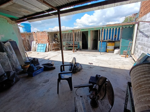 Casa En Santa Rosa, Valencia. Sector Los Goajiros. (sadrib-05)