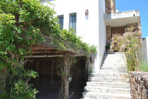 Casa En Alq Temp En Montoya 3 Dorm Y Piscina Mb Ubicacion! (ref: Atm-7193)