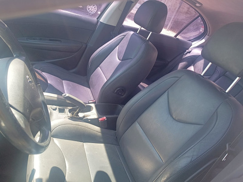 Peugeot 408 Allure 2.0 triptonic
