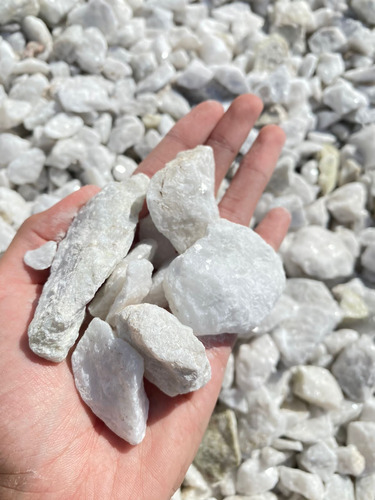 Piedra Partida De Marmol Blanca Por Bolsa  De 20 Kg