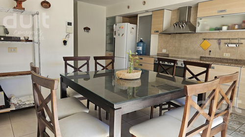 Casa En Venta 4 Dormitorios, Pileta, Cochera Triple Ideal Comercial