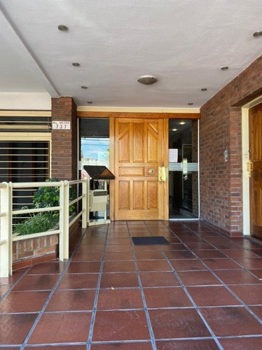 Imagen 2 de 14 de Departamento En Venta En Moron Centro