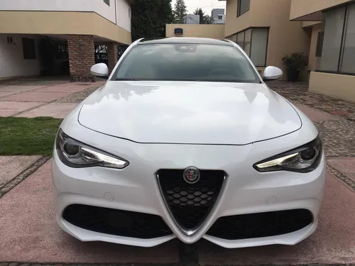 Alfa Romeo Giulia 2.0 Ti At