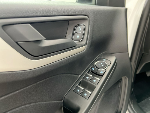Imagen 10 de 17 de Ford Escape Híbrida