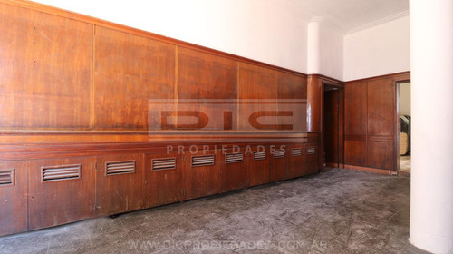 Inmejorable Inmueble Con Local Al Frente - San Isidro