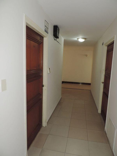Oficina En Edificio De Categoría !!