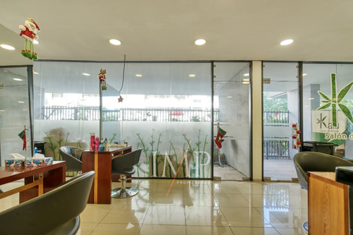 Amplio Local Comercial En Providencia