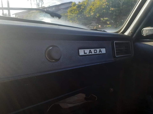 Imagem 5 de 8 de Lada Laika 1.6