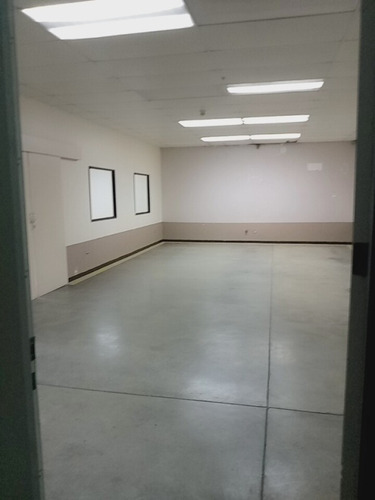 Se Vende Galpon Zona Industrial La Isabelica Atg-125